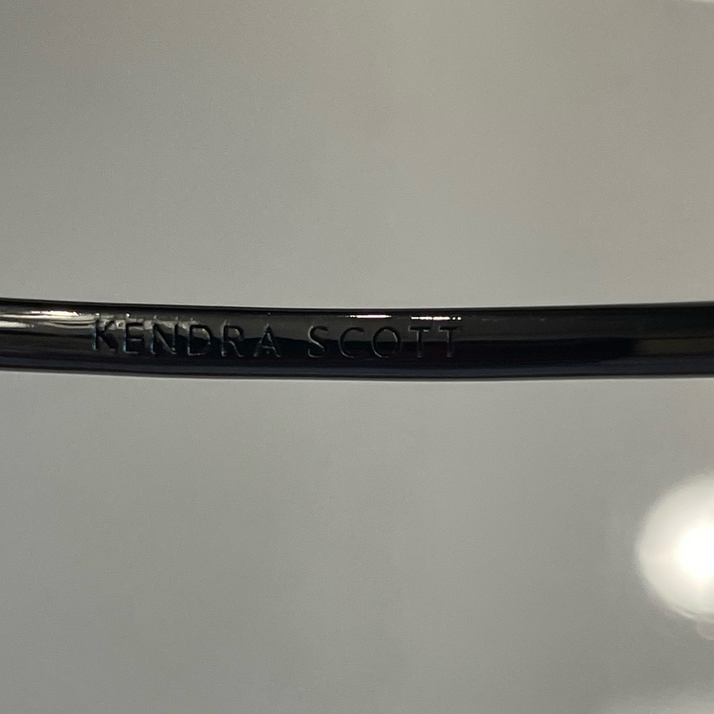 TWO PIECE Kendra Scott Elisa Pendant Necklace and Davie Cuff - Picture 7 of 7